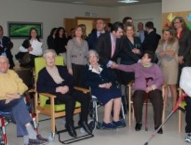 Hidalgo visita la residencia Geriatros Alcalá