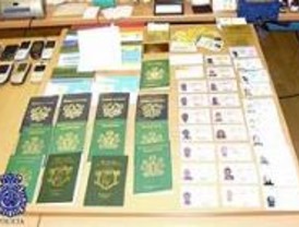 Ocho detenidos por falsificación de documentos, estafa y blanqueo de capitales