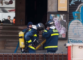 Decenas de bomberos se concentran contra las presiones que denuncian estar sufriendo