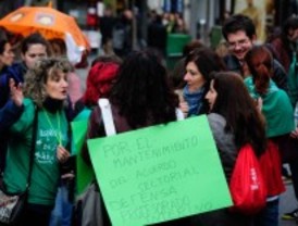 Defensor del Pueblo pide a Educación que negocie con los sindicatos las listas de interinos