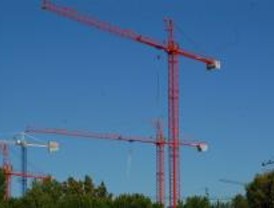 Adif saca a concurso la gestión de grúas en Abroñigal por 1,2 millones