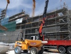 Fallece un obrero al caerle un palé en Puente de Vallecas