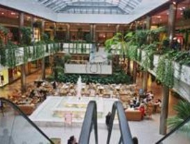 El centro 'Moda Shopping' abre el primer Salón Independiente de Artes Plásticas