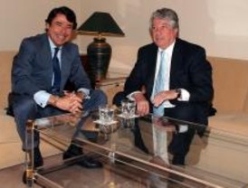 Ignacio González asiste a la reunión de la Junta Directiva de CEIM