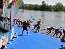 Los hermanos Brownlee imponen su ritmo en el Triatlon de Madrid