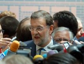 La Comunidad pide a Rajoy que no tenga 'descabezado' al PP