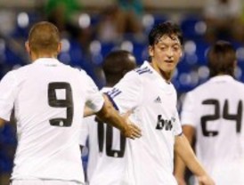 Benzemá salva con dos goles el estreno del Madrid en España