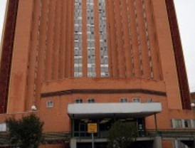 Una mujer grave tras ser atropellada por un bus