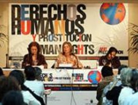Botella dice que 'la prostitución es una forma de esclavitud y ejemplo de violencia contra la mujer'