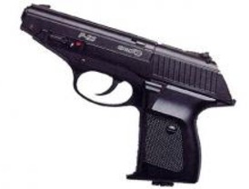 Una niña herida por una pistola de perdigones en una guardería