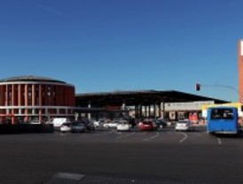 Cortan la calle Comercio por obras en Atocha