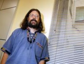 El cura de la Cañada Real: 'La Cañada es el vertedero del residuo social de Madrid'