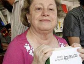 Las caras de la tele arrasan en la Feria del Libro