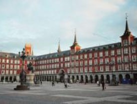 El Ayuntamiento regulará a los pintores de la Plaza Mayor