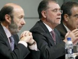 Reproches entre PP y PSOE en el Congreso por la cacería de Bermejo y Garzón