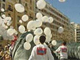 El cielo, lleno de globos con ideas para un consumo sostenible