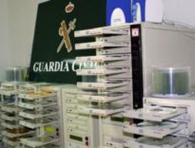 Siete detenidos y millones de imágenes incautadas de pornografía infantil