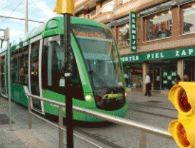 Parla emite la primera tarjeta de transporte 'sin contacto'