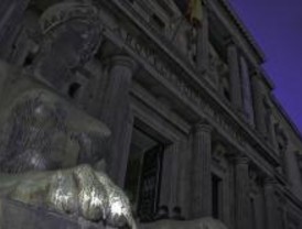 Los niños disfrutan del Día de los Museos con teatro de títeres en el Templo Debod