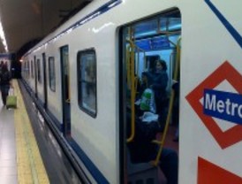 Metro 'tunea' los viejos trenes de la L6