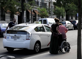 Famma pide que el aumento de la flota de taxis adaptados sea una realidad antes de 2017