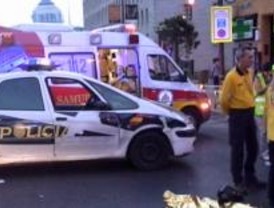 Muere un joven al estrellar su moto contra un taxi, cuando huía de la Policía