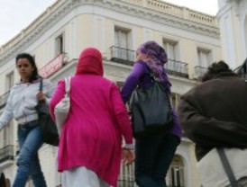 El hábito y el pañuelo islámico en la foto del DNI