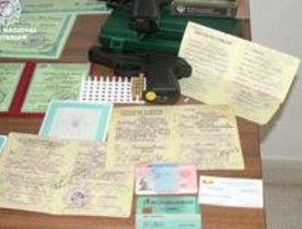 Cae una red internacional que distribuía permisos de conducir falsos por 1.500 euros
