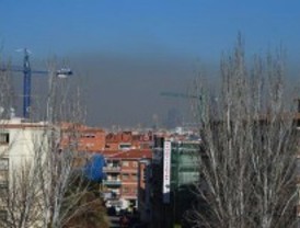 El PSOE acusa a la Comunidad de falsear las mediciones de aire y el PP dice que son 'perfectas'