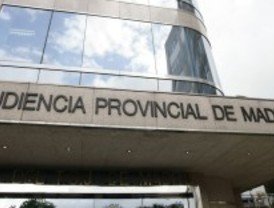 Un acusado de matar a su pareja de 26 puñaladas alega legítima defensa