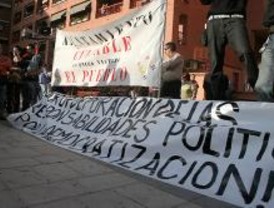 Más de 300 personas exigen en Coslada responsabilidades políticas