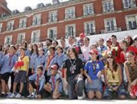 Cientos de scouts celebran su centenario en Madrid