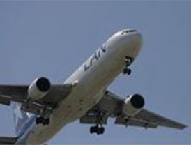 Seiscientos vecinos de Arroyomolinos se manifiestan por el futuro aeropuerto