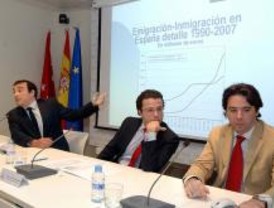 Las remesas de los inmigrantes alcanzaron los 2.000 millones de euros en 2007