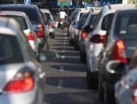 Lunes de tráfico denso