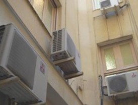 El calor de los aparatos de aire acondicionado en verano
