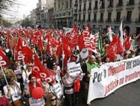 Miles de funcionarios de Justicia piden en Madrid la equiparación de los salarios