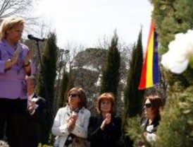 Los afectados recuerdan el 11-M en el 'Bosque del Recuerdo'