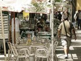 La subida de los impuestos reduce las terrazas este verano