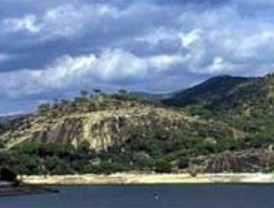 Los embalses de la región descienden una décima porcentual