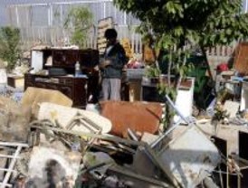 Derriban seis viviendas desocupadas en la Cañada Real