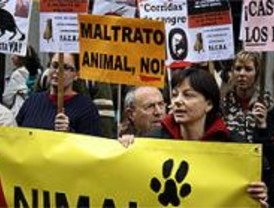 Decenas de personas piden que el maltrato a los animales sea delito