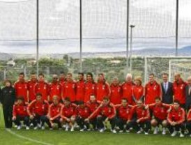 Aguirre desea suerte a la selección de fútbol para la Eurocopa