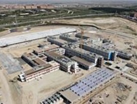 Gómez denuncia que faltan recursos en el Hospital de Vallecas