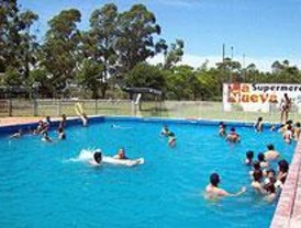 La natación, el cicloturismo o caminar, los deportes más recomendables para el verano