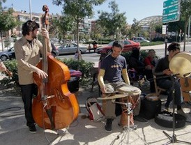 Madrid se rebela contra la pobreza con manifestaciones, música y coloquios