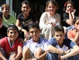 Unos 60 niños palestinos visitan la Biblioteca Nacional