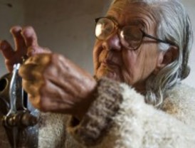 La fotógrafa Ángela Carabalí homenajea a su abuela en el Centro Hispano-Colombiano