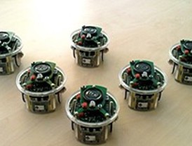 Robots que aprenden y se comunican entre sí