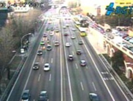 Cortado un carril en la calle Alcalá